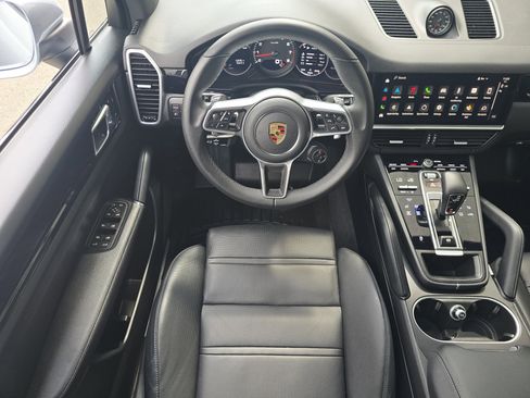 Certified 2023 Porsche Cayenne AWD/4WD image 24