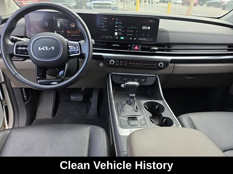 Used 2025 Kia Carnival FWD image 4