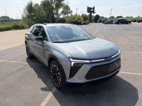 Used 2025 Chevrolet Blazer EV RS AWD/4WD image 8