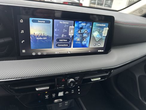 Used 2026 Nissan Kicks SR image 17