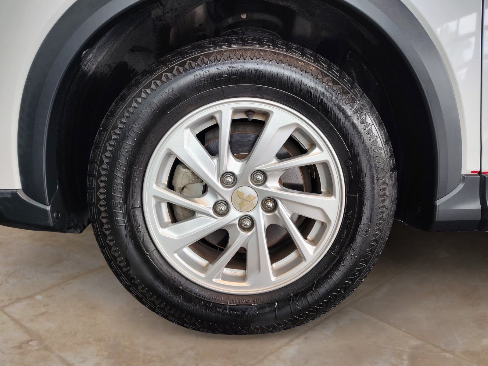 Used 2018 Mitsubishi Eclipse Cross ES FWD image 25