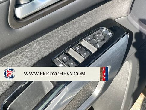 Used 2025 Nissan Pathfinder SL AWD/4WD image 11