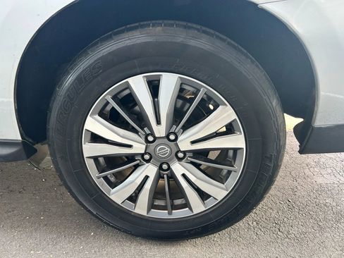 Used 2020 Nissan Pathfinder SL image 22