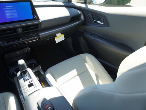 New 2026 Toyota Prius XLE image 17