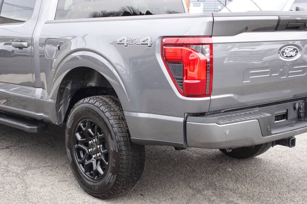 Used 2024 Ford F150 XLT w/ XLT Black Appearance Package AWD/4WD image 10