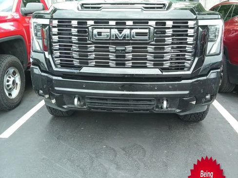 Used 2025 GMC Sierra 3500 Denali Ultimate AWD/4WD image 1