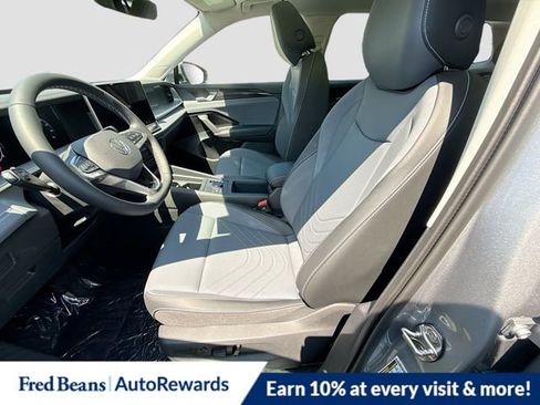 New 2025 Volkswagen Tiguan SE AWD/4WD image 11