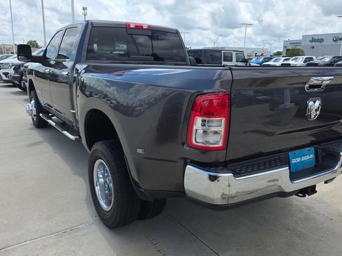 Used 2024 RAM 3500 Tradesman w/ Chrome Appearance Group AWD/4WD image 3