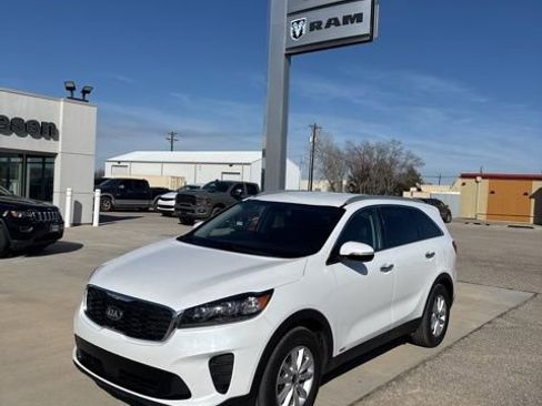 Used 2020 Kia Sorento LX w/ LX I4 Convenience Package AWD/4WD image 2