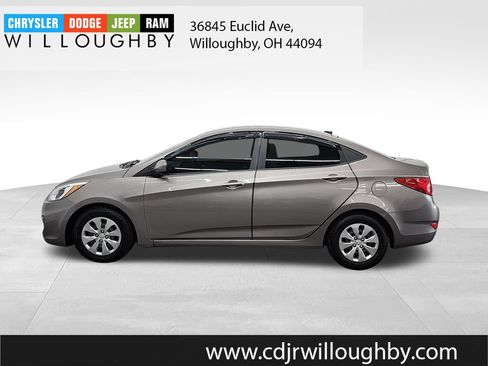 Used 2017 Hyundai Accent SE FWD image 5