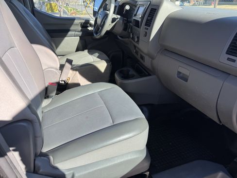 Used 2018 Nissan NV 3500 SL w/ Navigation Package image 6
