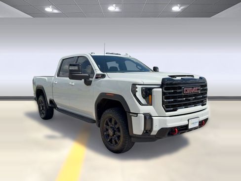 Used 2024 GMC Sierra 2500 AT4 w/ AT4 Premium Plus Package AWD/4WD image 7