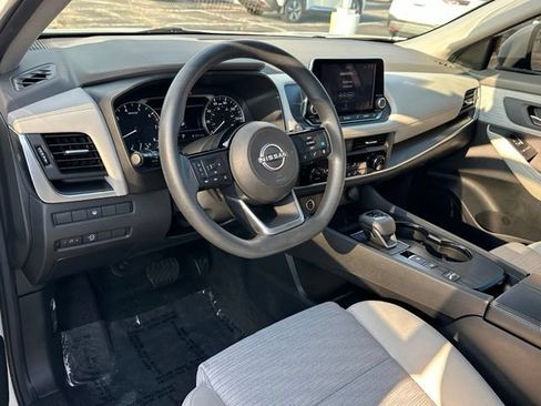 Certified 2023 Nissan Rogue SV FWD image 30