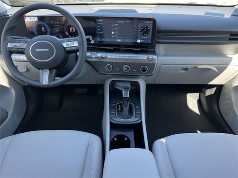 New 2026 Hyundai Kona SE image 2