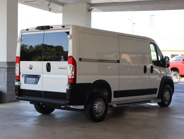Used 2025 RAM ProMaster 2500 w/ U-Haul Equipment Group FWD image 5
