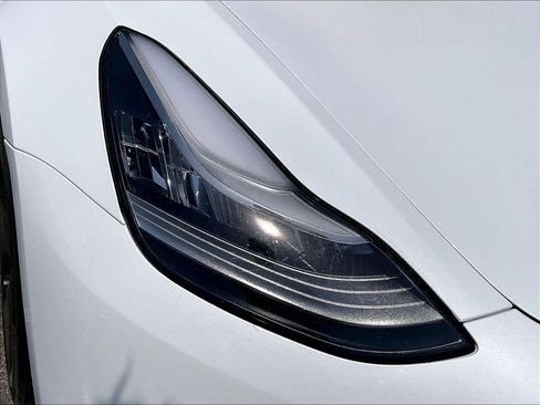 Used 2021 Tesla Model 3 Standard Range Plus RWD image 31