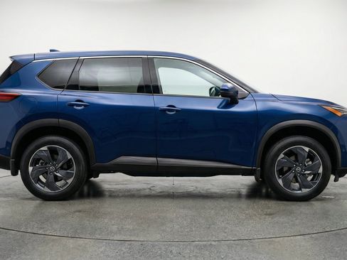 Used 2025 Nissan Rogue SV FWD image 11