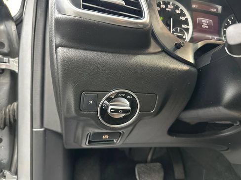 Used 2019 INFINITI QX30 AWD w/ Navigation Package image 33