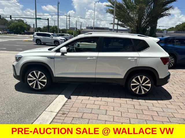 Certified 2023 Volkswagen Taos SE w/ Panoramic Sunroof Package FWD image 12