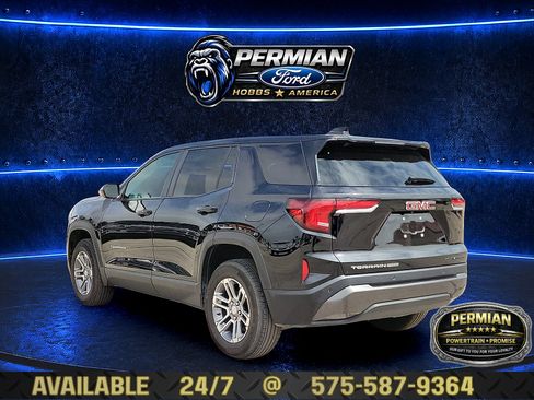 Used 2025 GMC Terrain Elevation AWD/4WD image 3