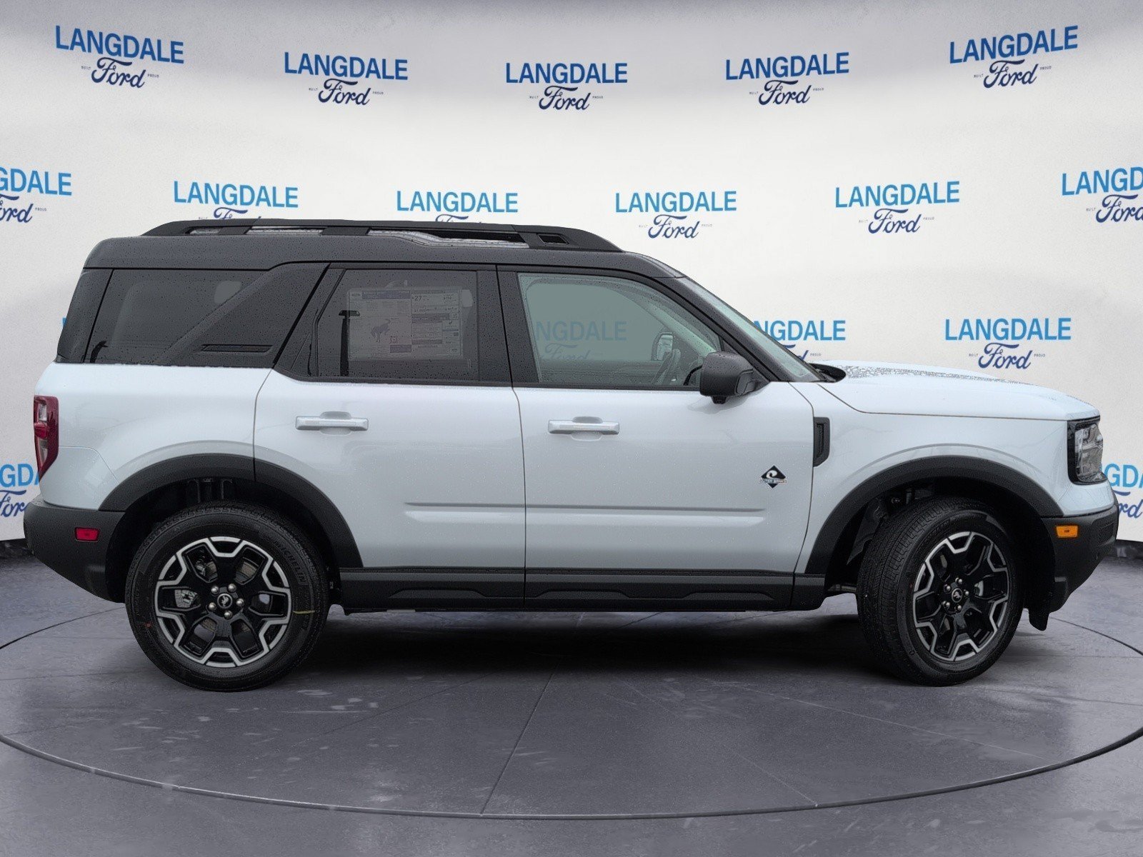 New 2026 Ford Bronco Sport Outer Banks w/ Outer Banks Tech Package+ AWD/4WD image 3