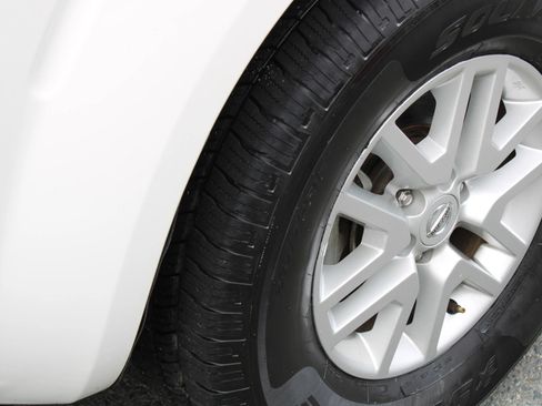 Used 2021 Nissan Frontier SV RWD image 22