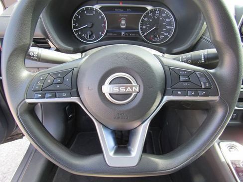Used 2024 Nissan Sentra SV FWD image 26
