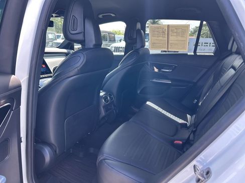 Used 2025 Mercedes-Benz GLC 300 4MATIC image 27