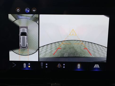 Used 2025 Chevrolet Equinox RS w/ Safety and Technology Package FWD image 26