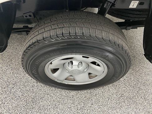 Used 2021 Toyota Tacoma SR image 10