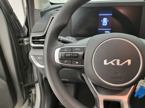 Used 2024 Kia Sportage LX image 7