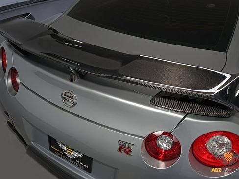 Used 2012 Nissan GT-R Black Edition image 11