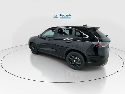 Certified 2025 Honda HR-V Sport image 8