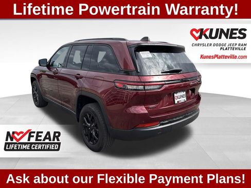 Used 2024 Jeep Grand Cherokee Altitude AWD/4WD image 7
