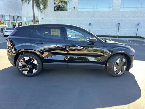 New 2026 Volvo EX30 Plus image 3