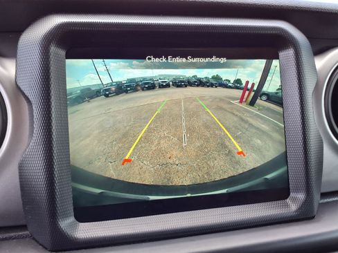 Used 2021 Jeep Wrangler Unlimited Sport AWD/4WD image 5