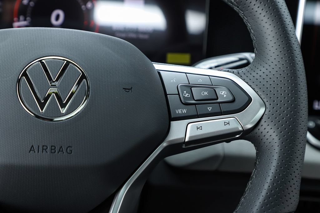 New 2026 Volkswagen Tiguan SE R-Line FWD image 61