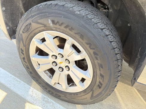 Used 2022 Chevrolet Colorado LT w/ Fleet Safety Package RWD image 3