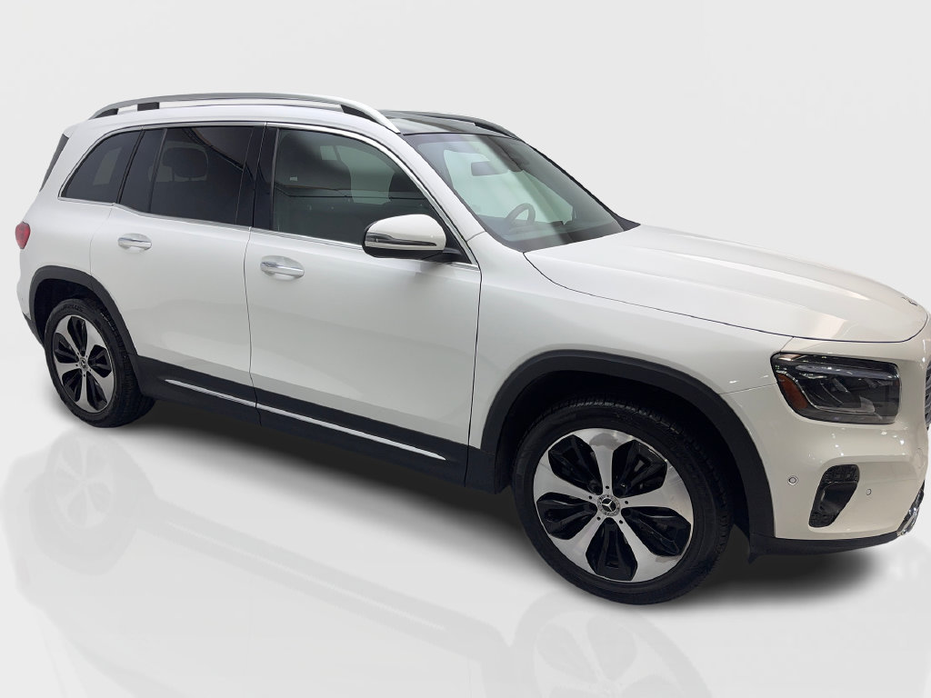 Used 2025 Mercedes-Benz GLB 250 4MATIC image 10