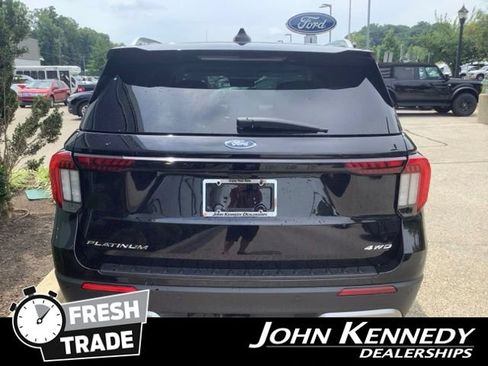 Certified 2025 Ford Explorer Platinum w/ LUX Leather Package AWD/4WD image 4