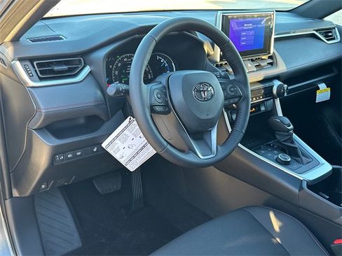 New 2025 Toyota RAV4 SE image 18