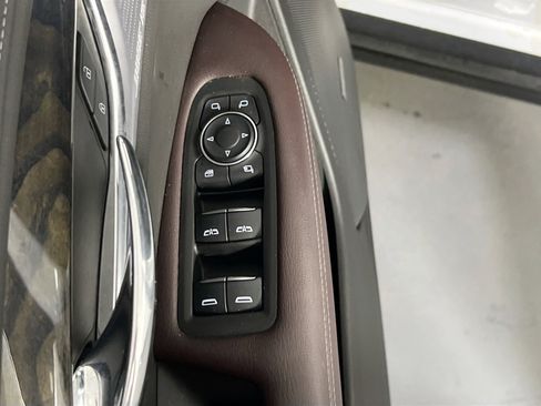 Used 2021 Cadillac XT6 Premium Luxury image 17