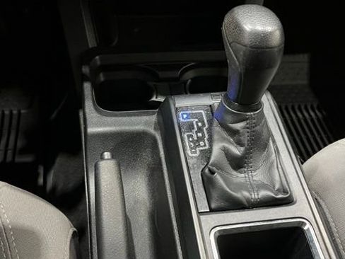 Used 2019 Toyota Tacoma SR w/ SR Convenience Package image 18