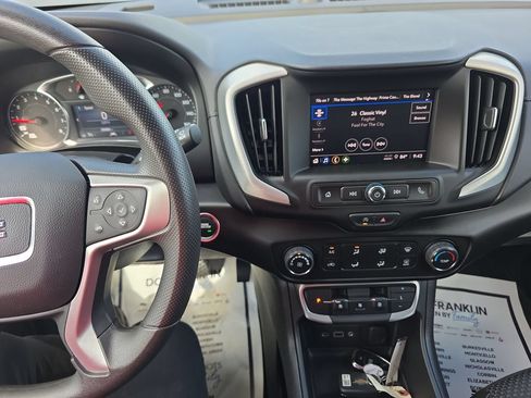 Used 2024 GMC Terrain SLE AWD/4WD image 16