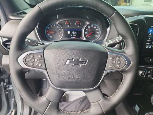 Used 2023 Chevrolet Traverse RS AWD/4WD image 14