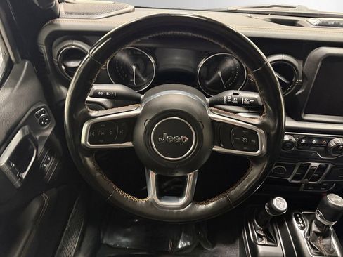 Used 2022 Jeep Wrangler Unlimited Sahara AWD/4WD image 21