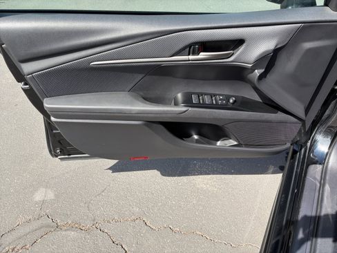 Used 2025 Toyota Camry SE FWD image 9