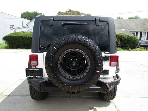 Used 2014 Jeep Wrangler Unlimited Sport w/ Quick Order Package 23S AWD/4WD image 5