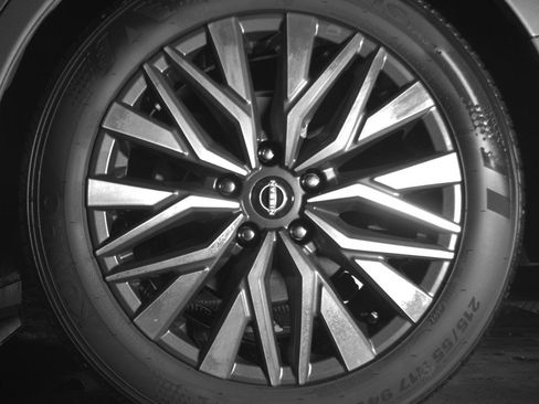 Used 2025 Nissan Altima 2.5 SV image 14