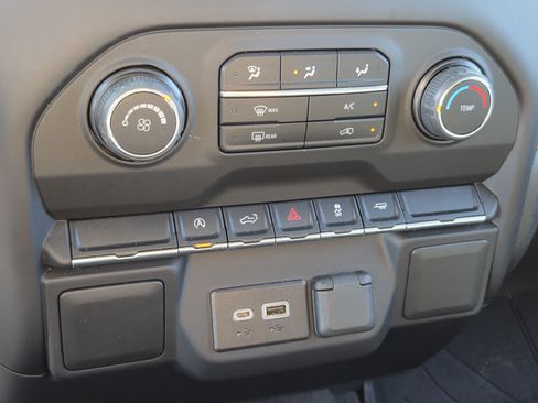 Used 2022 Chevrolet Silverado 1500 Custom RWD image 27
